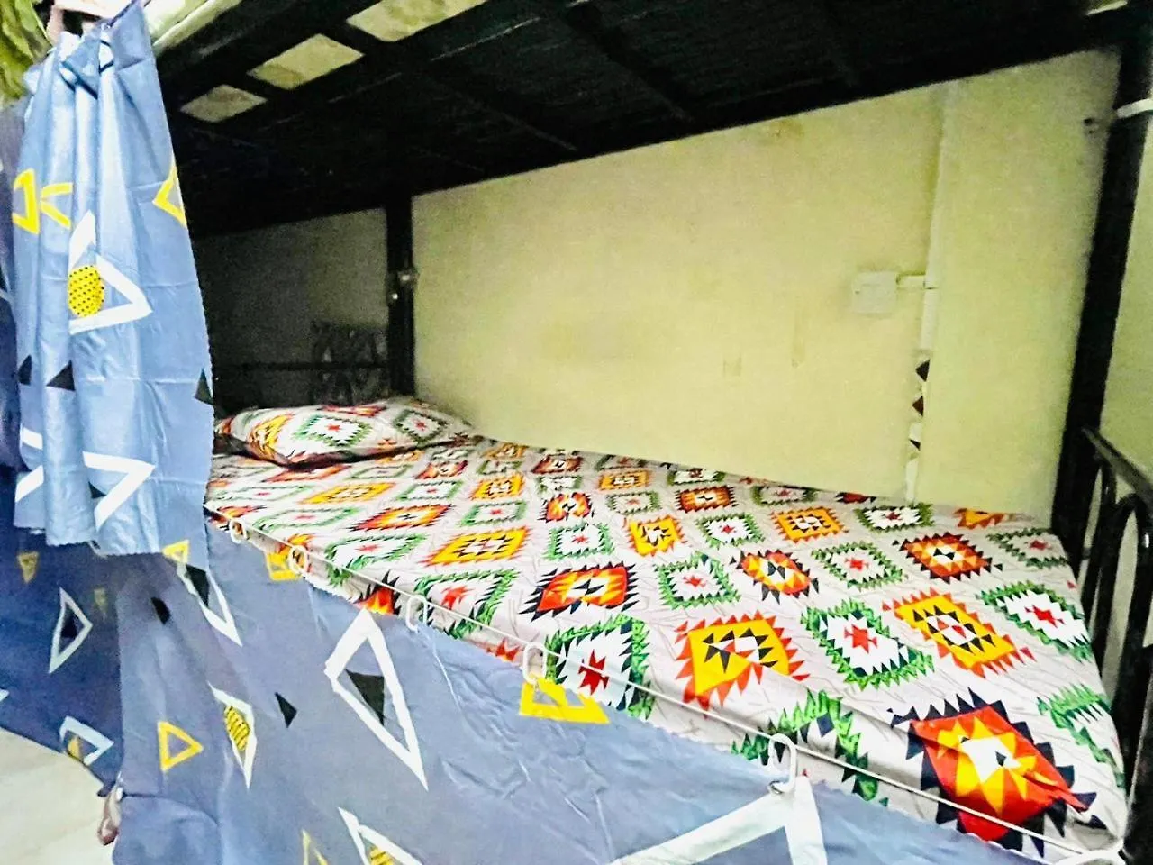 אכסניה הוסטל דובאי Begpacker Hostal Dormitory